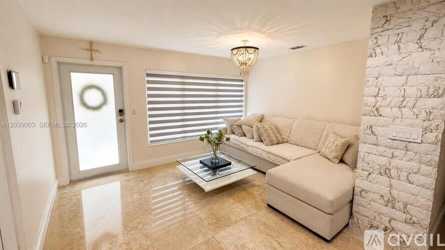 9101 Sw 16 Th St 3 Beds Single Family Home for Rent - Photo gallery 3