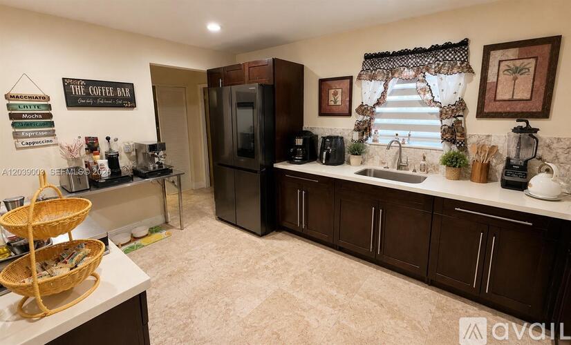 9101 Sw 16 Th St 3 Beds Single Family Home for Rent - Photo gallery 5