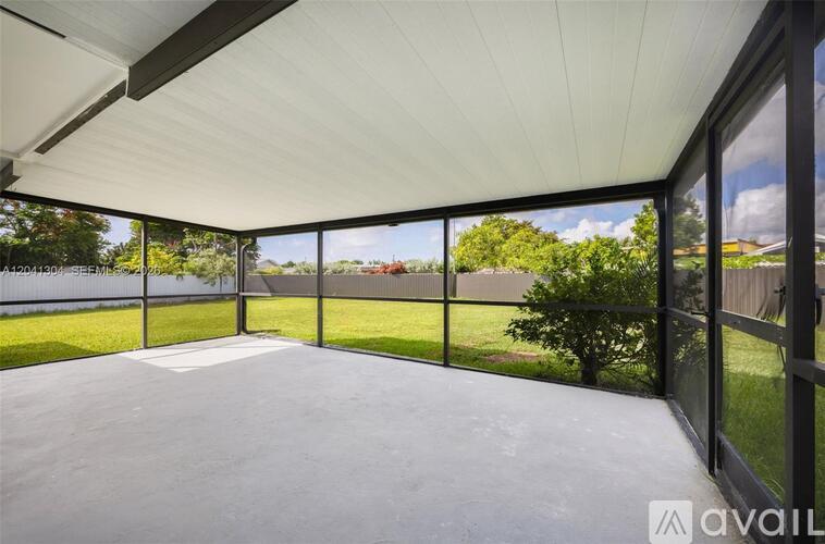 10340 SW 157th St 3 Beds Single Family Home for Rent - Photo gallery 1