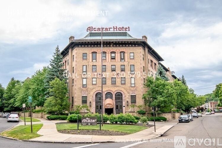 2450 Derbyshire Rd 1 Apartment for Rent - Photo gallery 1