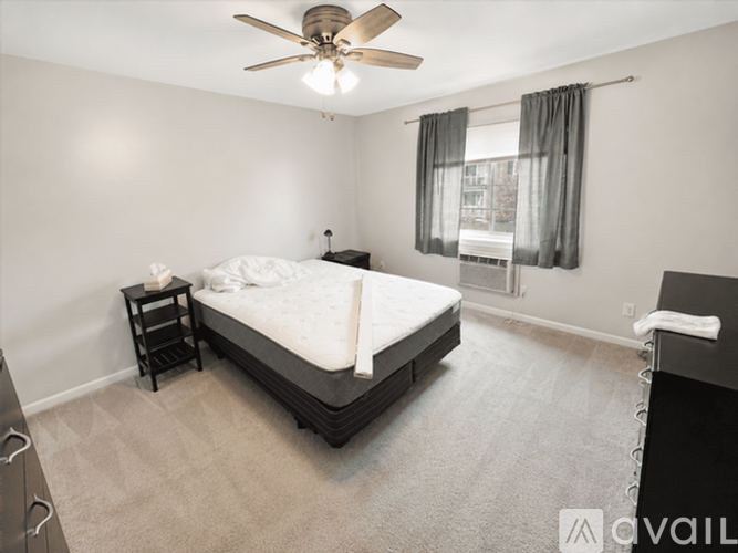2420 Parmenter Blvd 1 Condo for Rent - Photo gallery 5