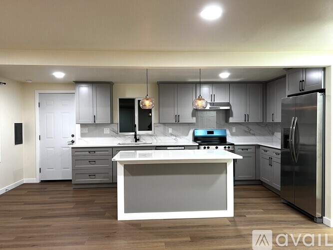 3404 SE 5th St 3 Beds Single Family Home for Rent - Photo gallery 3