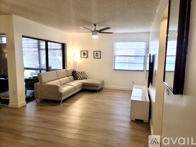 11905 Northwest 11th Street 2 Beds Apartment for Rent - Photo gallery 2