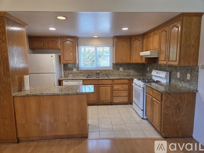 16020 Washburn Street 3 Beds Single Family Home for Rent - Photo gallery 3
