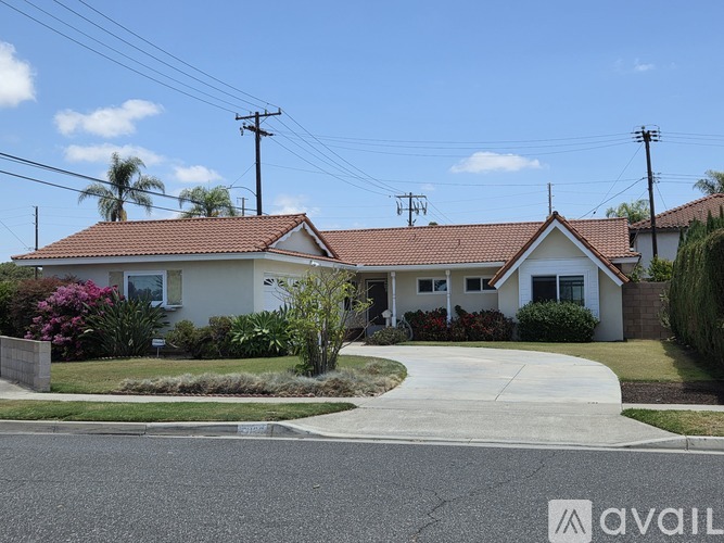 16020 Washburn Street 3 Beds Single Family Home for Rent - Photo gallery 4