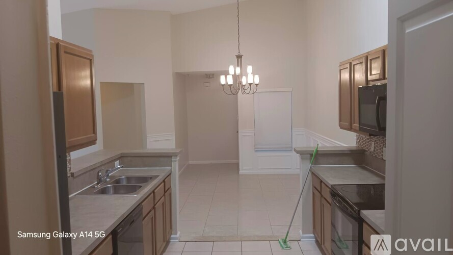 5200 Playpen Drive 2 Beds Apartment for Rent - Photo gallery 2