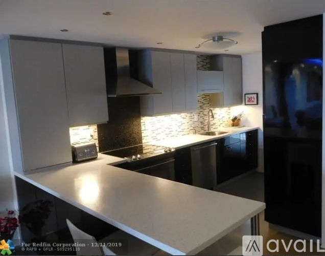 400 Golden Isles Drive 2 Beds Condo for Rent - Photo gallery 3