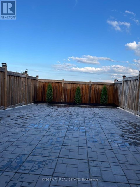 16 BRADBURY ROAD 3 Beds Apartment for Rent