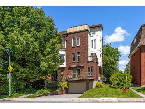 160 Boul. Du Mont-Bleu, #2 2 Beds Apartment for Rent