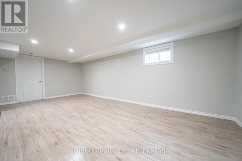 LOWER - 328 WILSON ROAD S 2 Beds Apartment for Rent