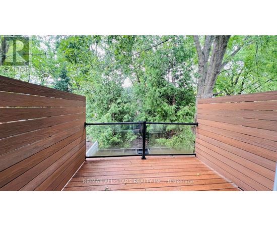 68 MACPHERSON AVENUE 3 Beds Home, Townhouse for Rent - Photo gallery 2