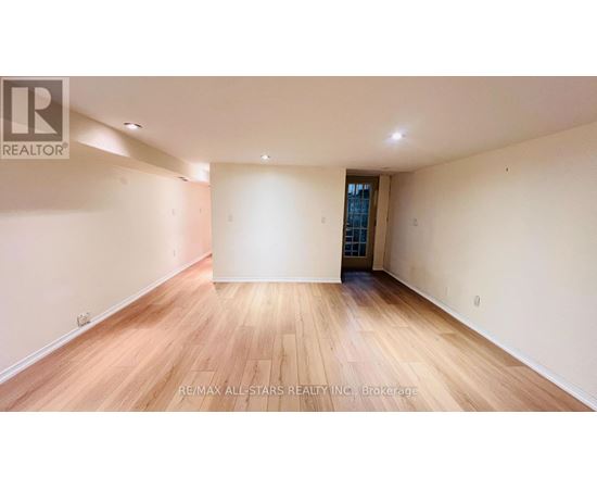 68 MACPHERSON AVENUE 3 Beds Home, Townhouse for Rent - Photo gallery 4