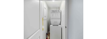 2 Bedrooms, 1 Bathroom