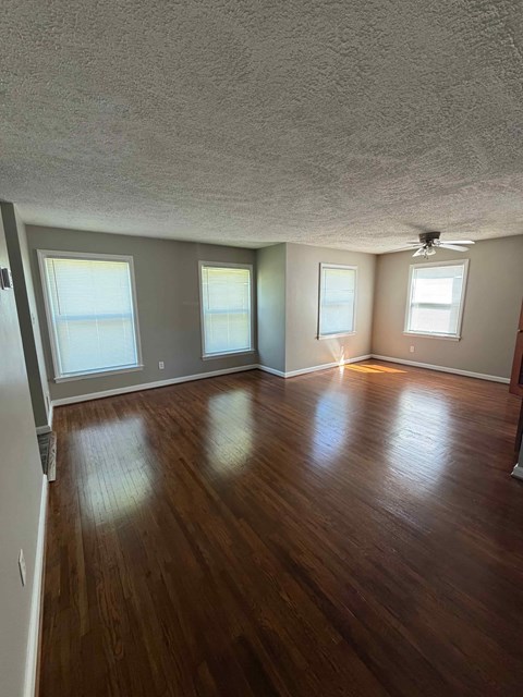 1638 Booth Ave. 3 Beds Apartment for Rent