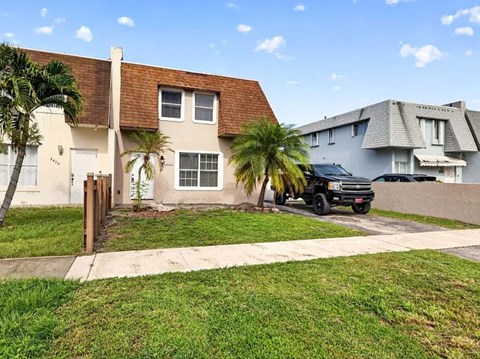 5424 SW 44Th Ter 3 Beds Apartment for Rent
