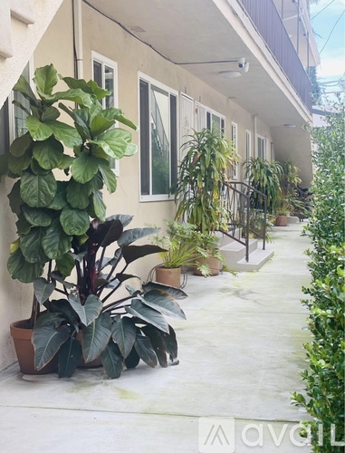 1047 N Ogden Dr 1 Apartment for Rent - Photo gallery 1
