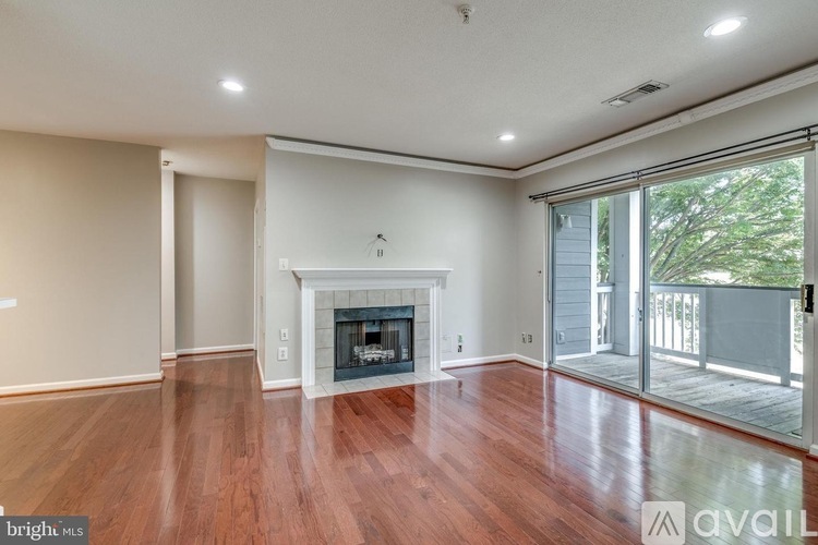 20311 Beechwood Terrace 2 Beds Apartment for Rent - Photo gallery 3