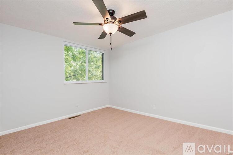 17 Tower Hill Court 3 Beds Townhouse for Rent - Photo gallery 2