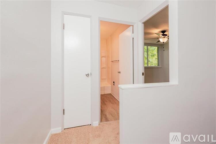 17 Tower Hill Court 3 Beds Townhouse for Rent - Photo gallery 4