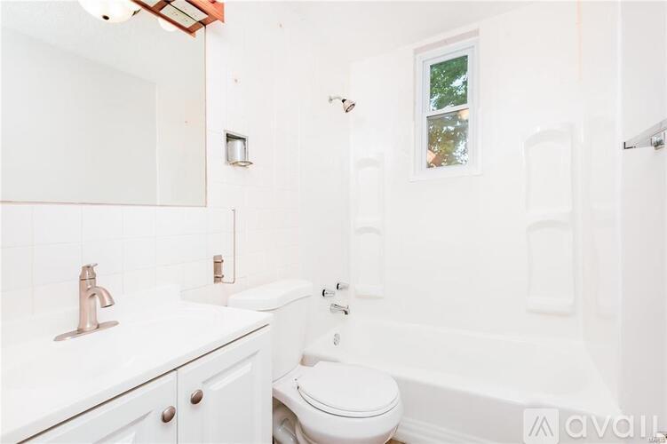 17 Tower Hill Court 3 Beds Townhouse for Rent - Photo gallery 5