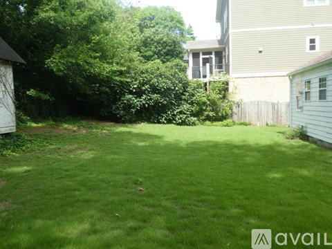 1121 Victoria Street Northeast 3 Beds Apartment for Rent