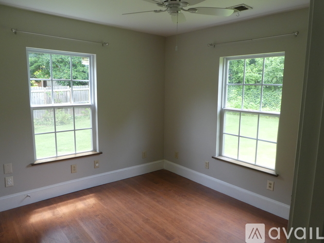 1121 Victoria Street Northeast 3 Beds Single Family Home for Rent - Photo gallery 3