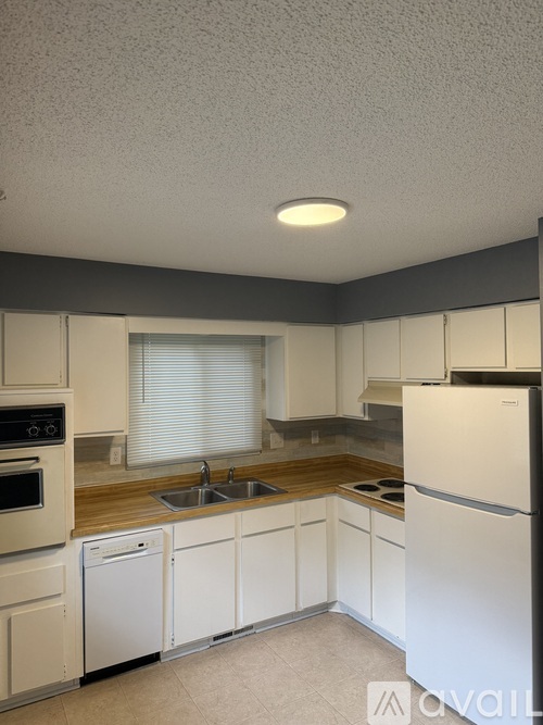 1347 87th Avenue Northeast 2 Beds Townhouse for Rent - Photo gallery 2