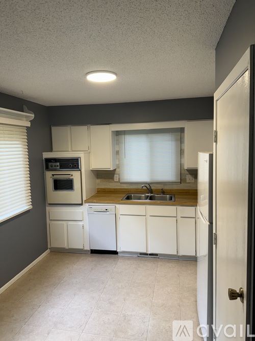 1347 87th Avenue Northeast 2 Beds Townhouse for Rent - Photo gallery 3