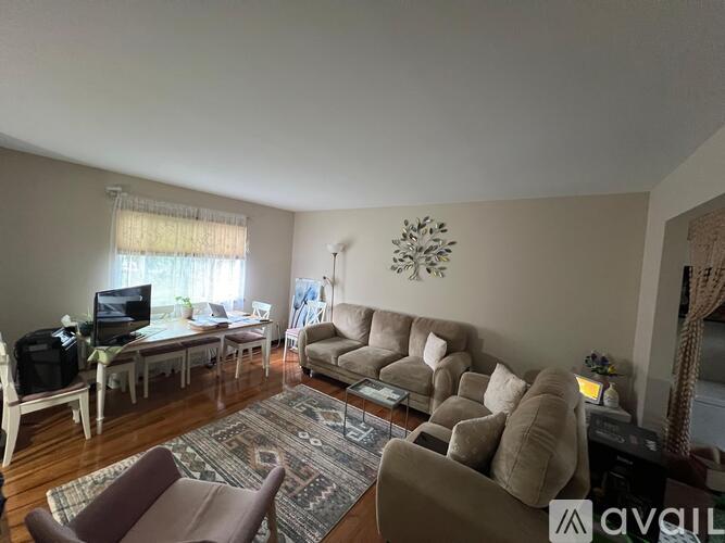 75 Elsmere Avenue 3 Beds Townhouse for Rent - Photo gallery 4
