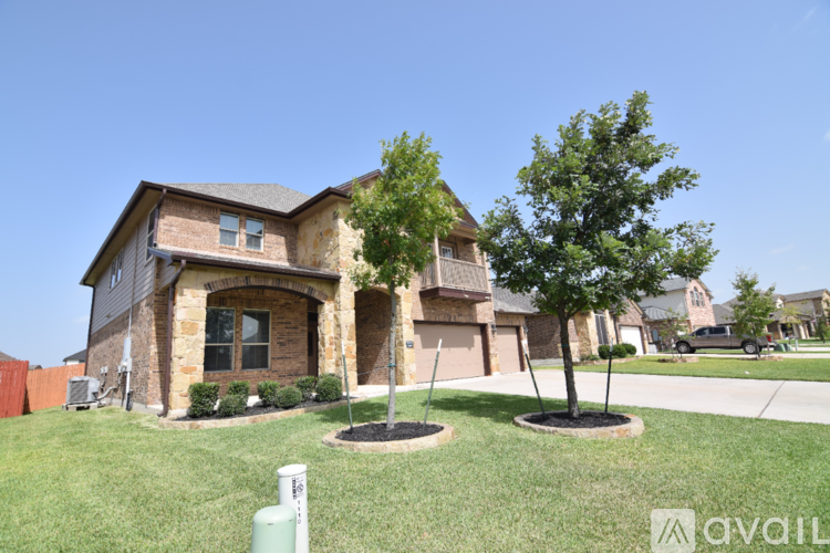 1114 Iron Glen Dr 5 Beds Single Family Home for Rent - Photo gallery 2