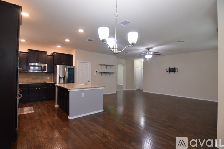 1114 Iron Glen Dr 5 Beds Single Family Home for Rent - Photo gallery 5