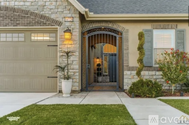 14728 Plumeria Court 5 Beds Single Family Home for Rent - Photo gallery 2