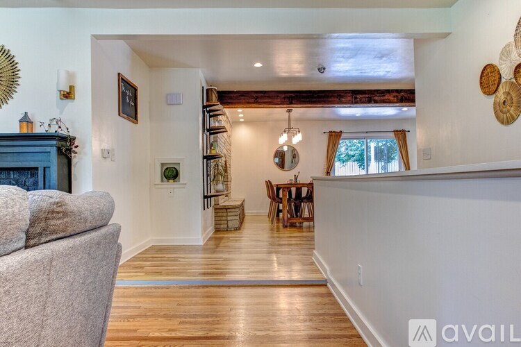 409 Wickham Road 4 Beds Single Family Home for Rent - Photo gallery 5