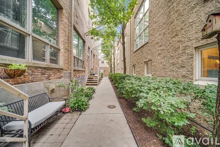 2828 North Talman Avenue 2 Beds Condo for Rent - Photo gallery 1