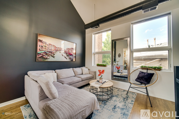 2828 North Talman Avenue 2 Beds Condo for Rent - Photo gallery 3