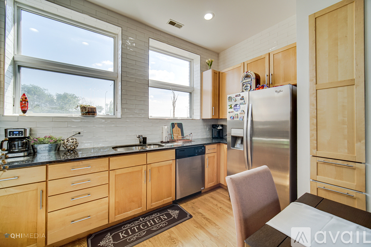2828 North Talman Avenue 2 Beds Condo for Rent - Photo gallery 5