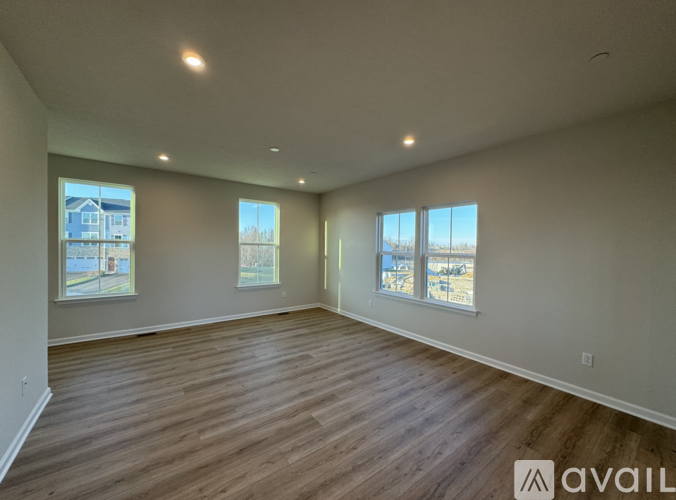 148 Crown Street 3 Beds Townhouse for Rent - Photo gallery 3