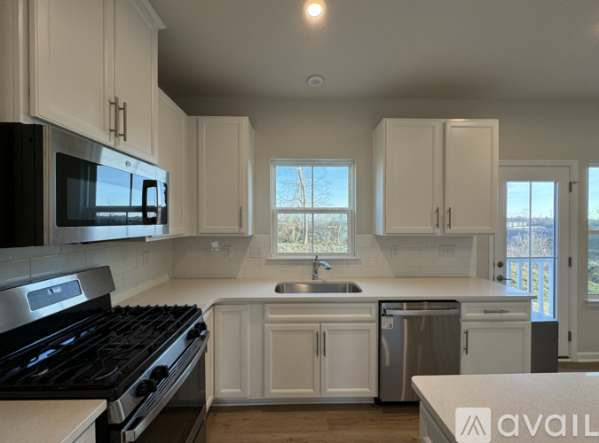 148 Crown Street 3 Beds Townhouse for Rent - Photo gallery 4