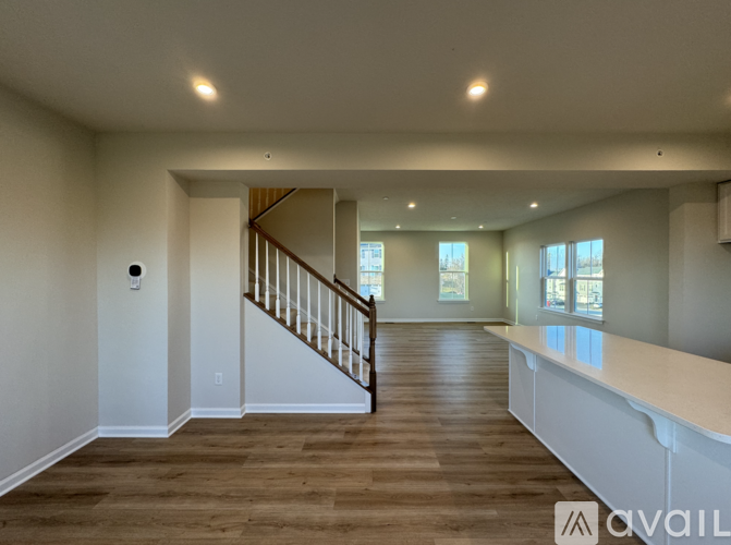 148 Crown Street 3 Beds Townhouse for Rent - Photo gallery 5