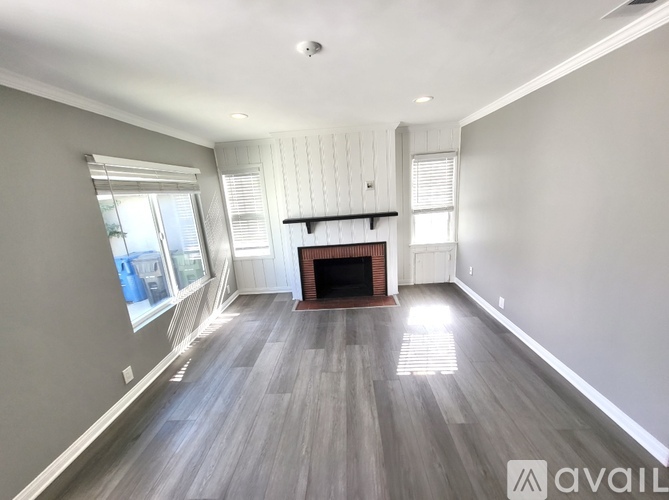 1135 1/2 E 67th St 1 Apartment for Rent - Photo gallery 1