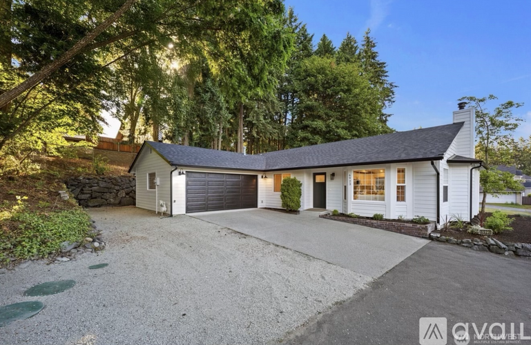 6923 35th St W 3 Beds Single Family Home for Rent - Photo gallery 1