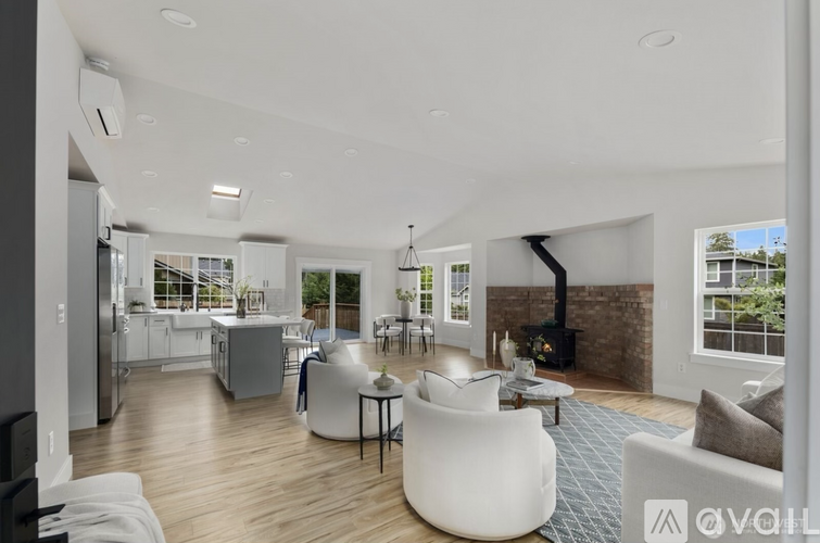 6923 35th St W 3 Beds Single Family Home for Rent - Photo gallery 4