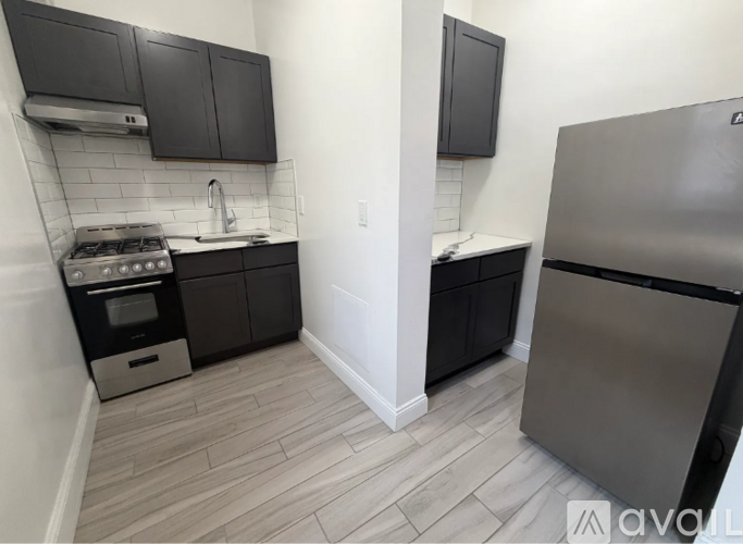620 Pavonia Ave Studio Condo for Rent - Photo gallery 1