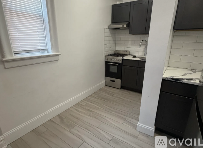 620 Pavonia Ave Studio Condo for Rent - Photo gallery 2