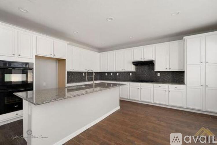 5616 Segovia Way 4 Beds Single Family Home for Rent - Photo gallery 2