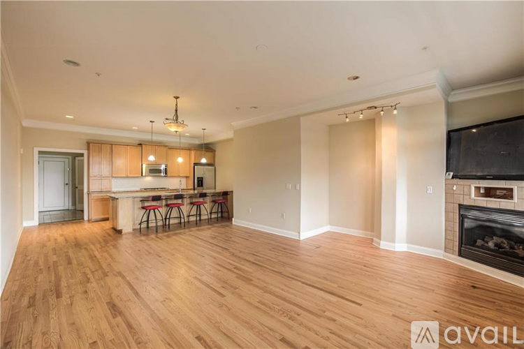 2929 McGee Trafficway 2 Beds Apartment for Rent - Photo gallery 2
