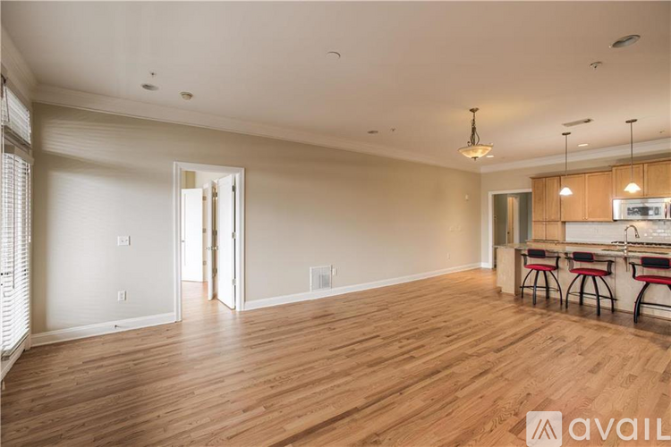 2929 McGee Trafficway 2 Beds Apartment for Rent - Photo gallery 4