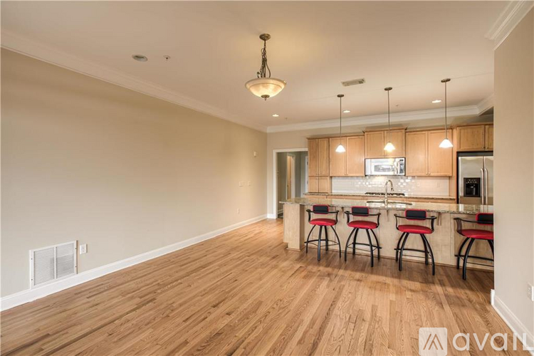 2929 McGee Trafficway 2 Beds Apartment for Rent - Photo gallery 5