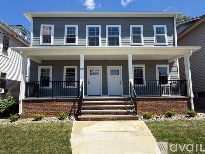 160 Main St 3 Beds Townhouse for Rent - Photo gallery 1