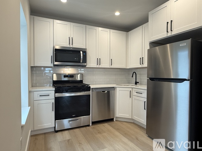160 Main St 3 Beds Townhouse for Rent - Photo gallery 4